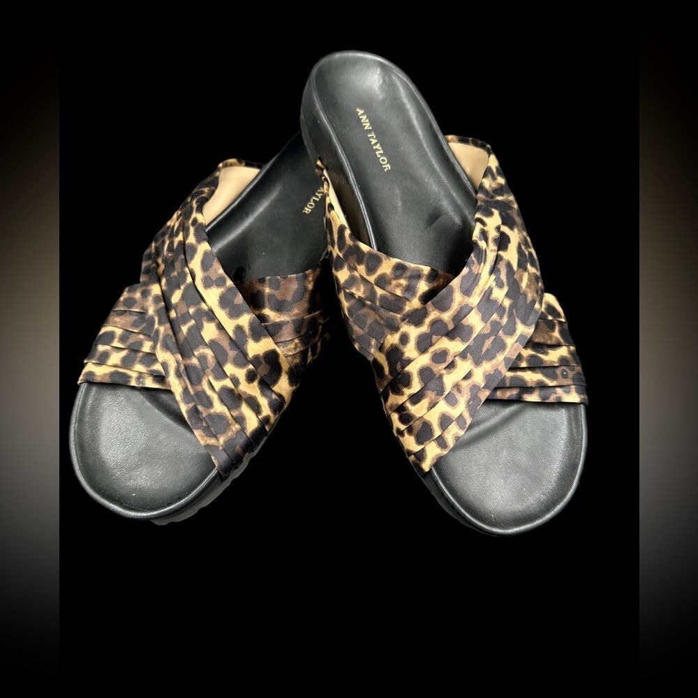 Ann Taylor comfortable and fashionable leopard print criss cross slides size 7M - Picture 1 of 12